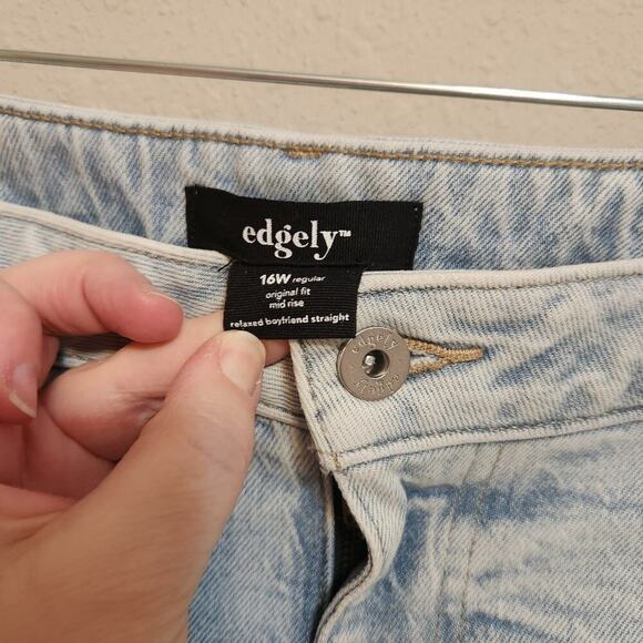 Maurices Edgely Relaxed Boyfriend Straight‎ Leg Midrise Jeans Size 16W - Picture 7 of 11